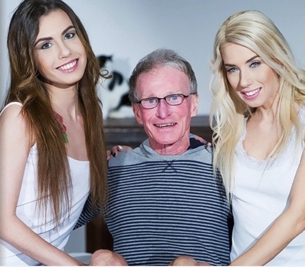 Пенсионер занимается сексом с двумя молодыми девушками