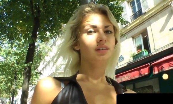 Молодая француженка идет на кастинг проститутки