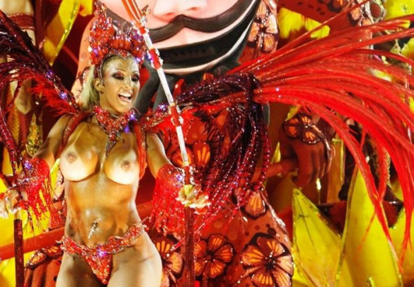 Голые танцовщицы с Бразильского карнавала в Рио