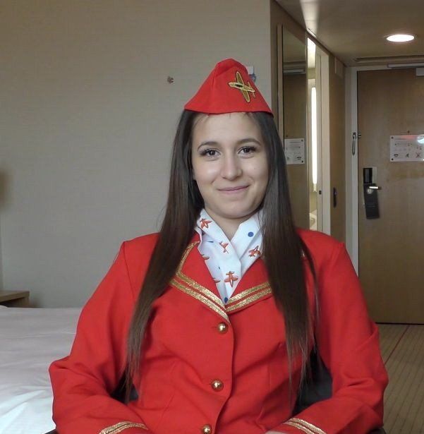 Молодая стюардесса изменяет любимому в отеле