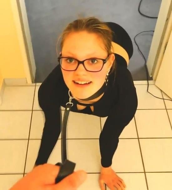 Немецкая молодая девчонка хочет подчиняться
