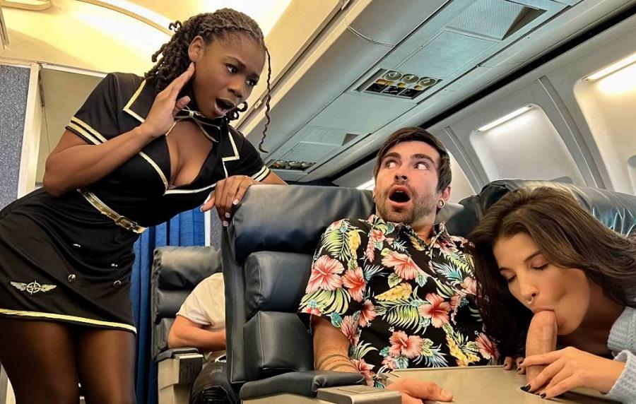 Секс на борту самолета