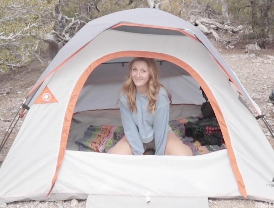 Секс в палатке во время похода