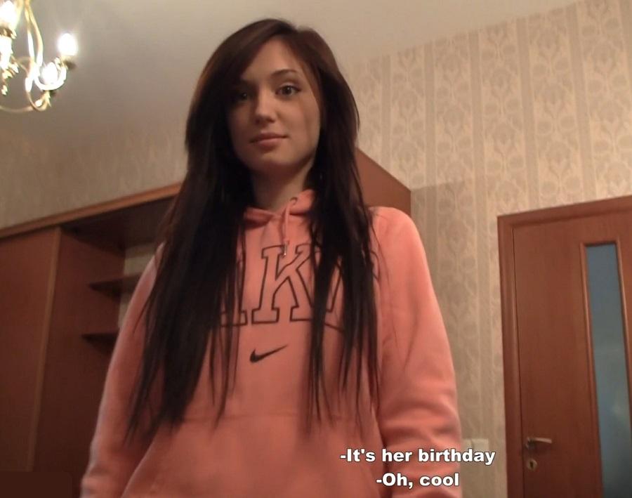 Любительское секс видео с молодой девушкой Юлией