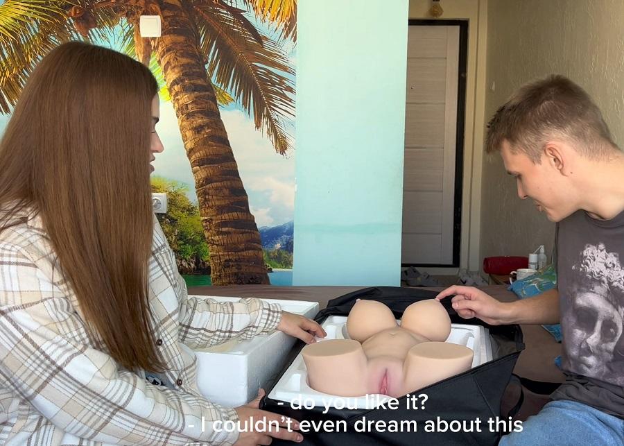Подарила секс куклу своднику на День Рождения