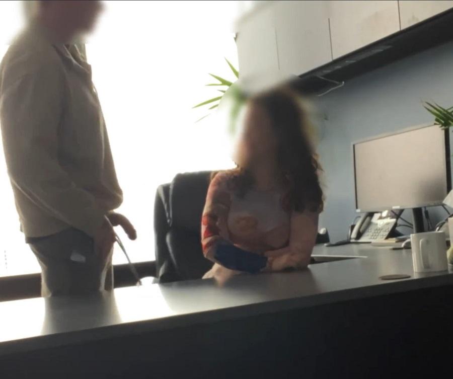 Секс с секретаршей на скрытую камеру: 930 видео