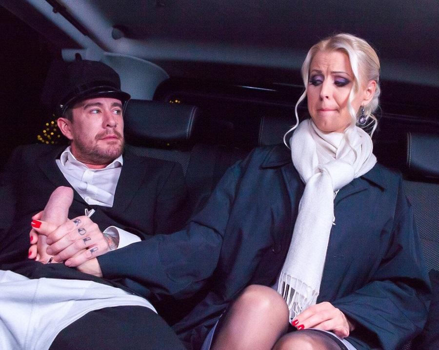 Великолепная шведская женщина занялась сексом в такси