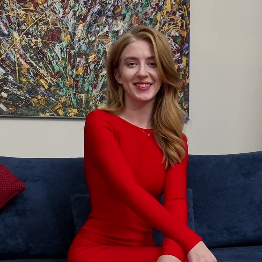 Интенсивный анальный секс для натуральной девушки в красном платье