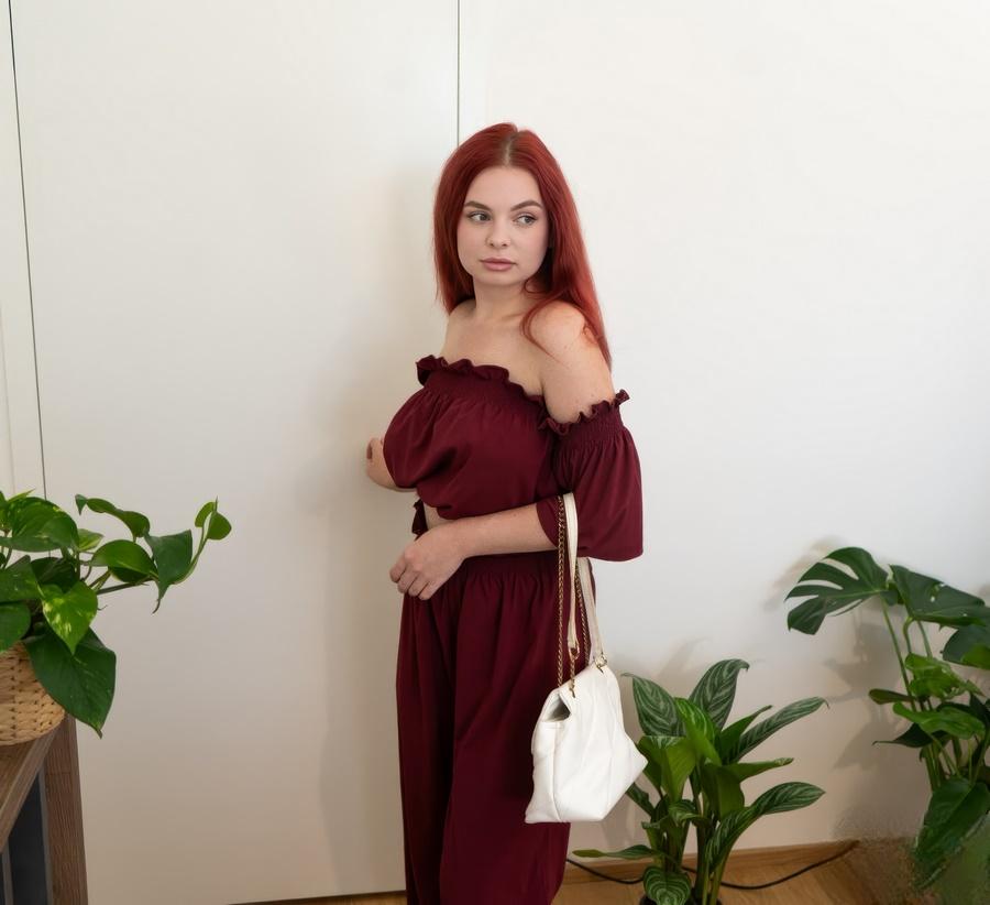 Miss Olivia пришла погашать кредит натурой