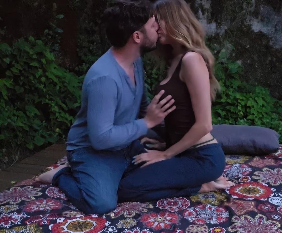 Любительский анальный секс под звездами