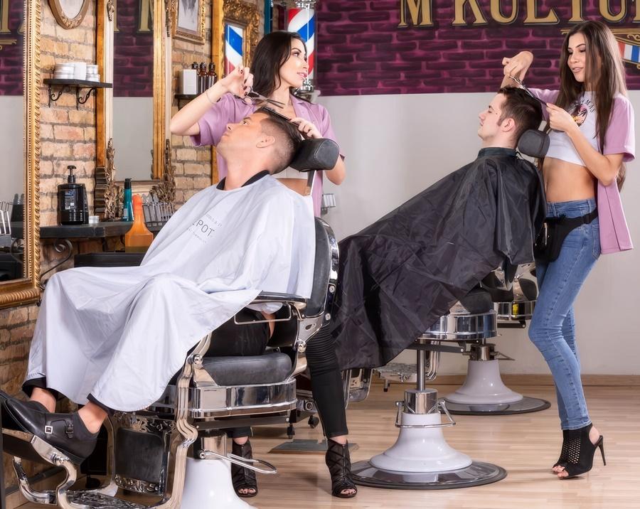 Секс оргия в парикмахерской