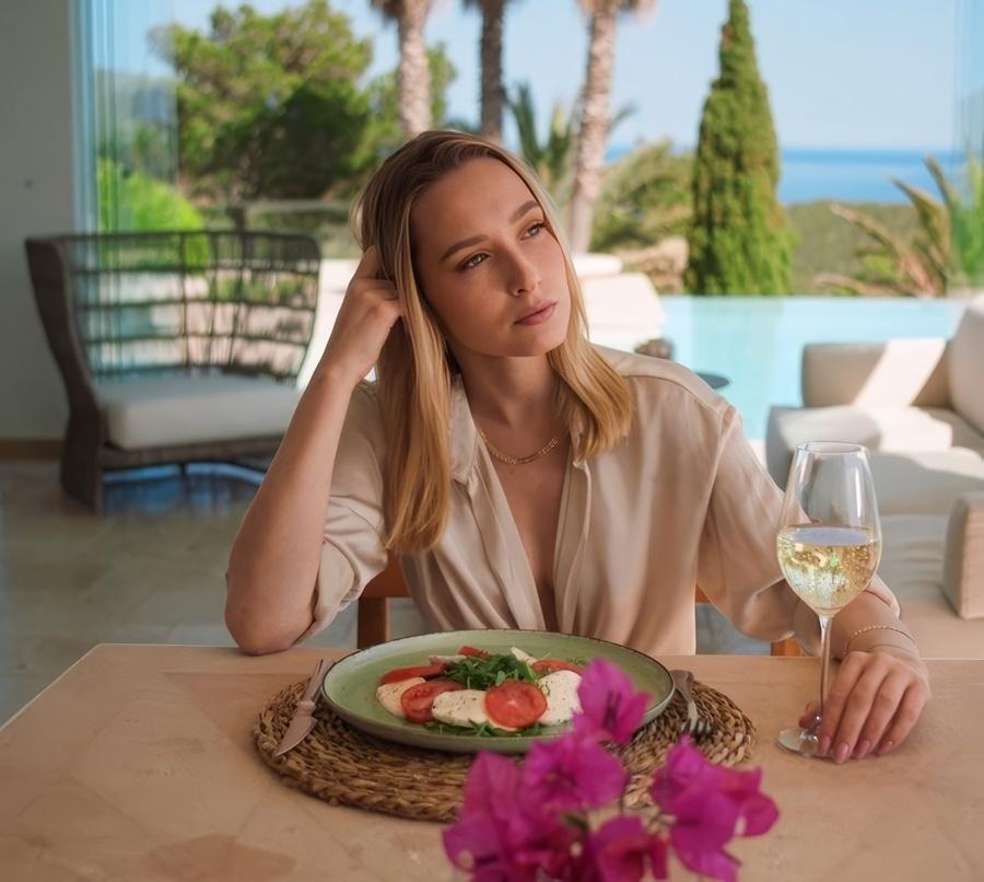 Молодая жена модель нашла любовника с большим членом