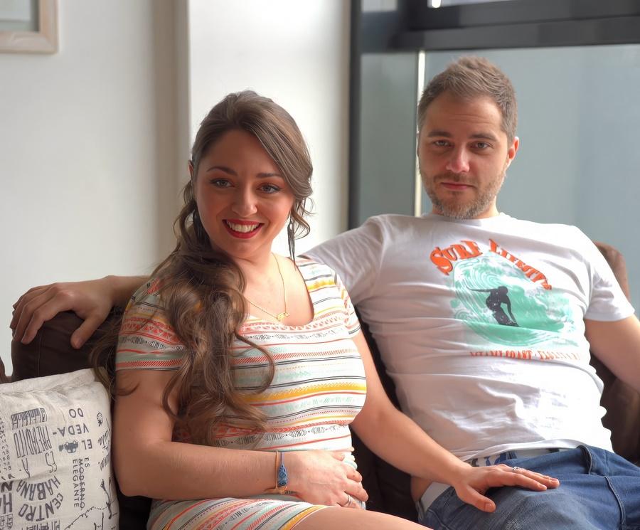 Секс и интервью с грудастой соседкой