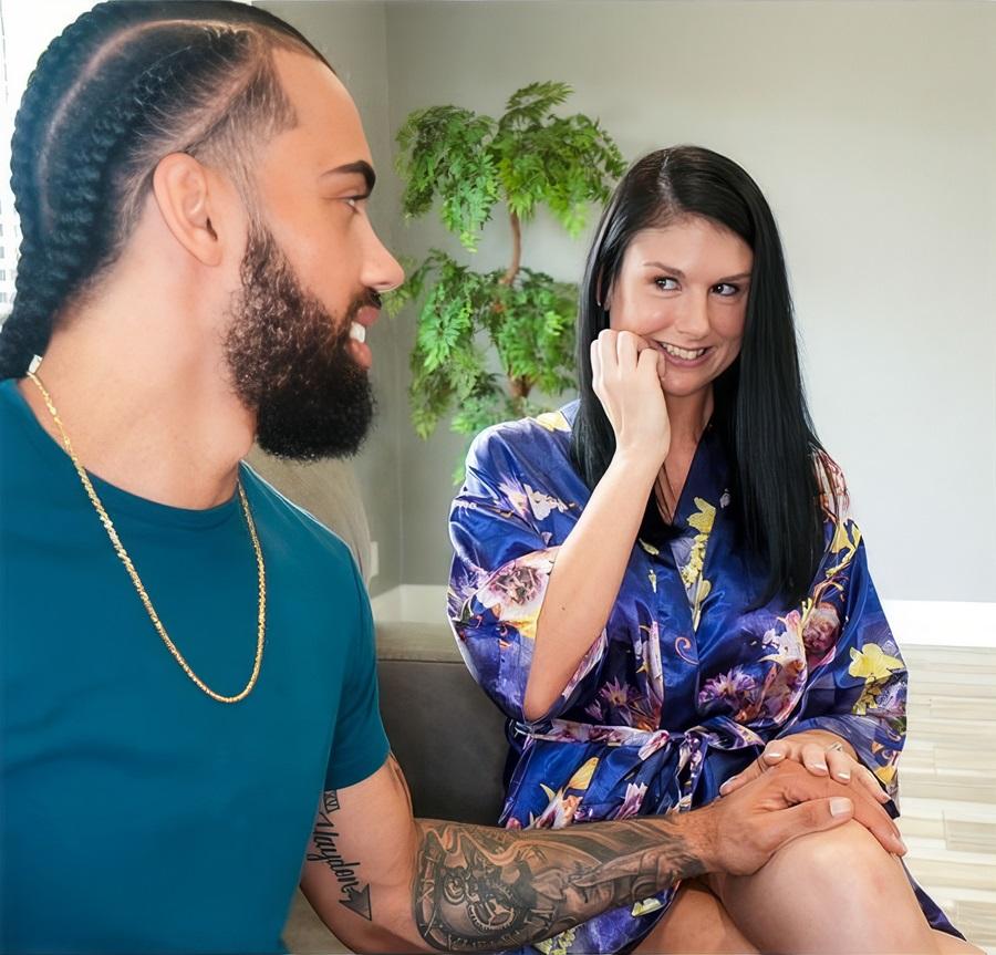 Жена занимается сексом с чернокожим порноакётером