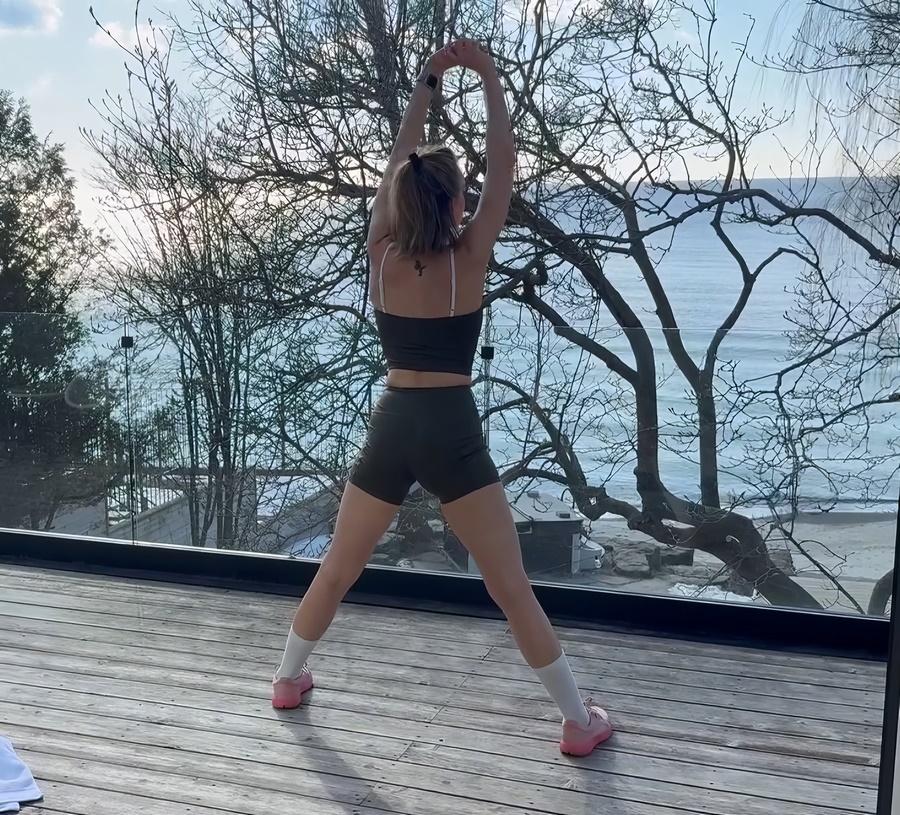 Жена изменяет мужу в загородном домике