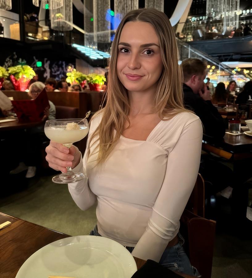 Молодая жена пошла на тайной свидание с черным парнем