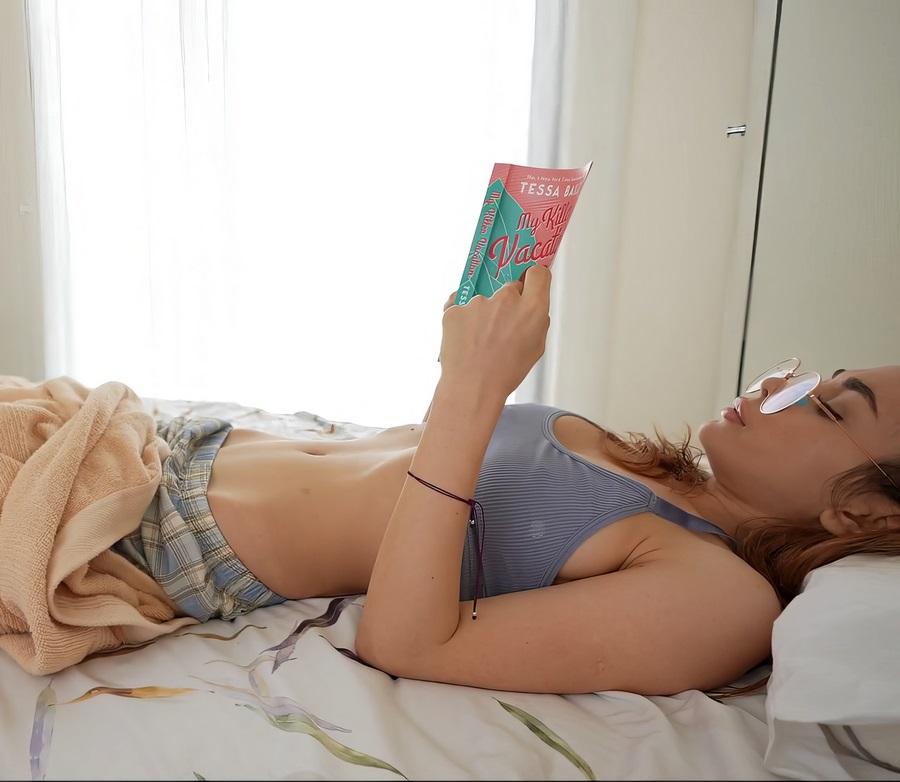 Хватит читать книгу давай лучше займемся сексом