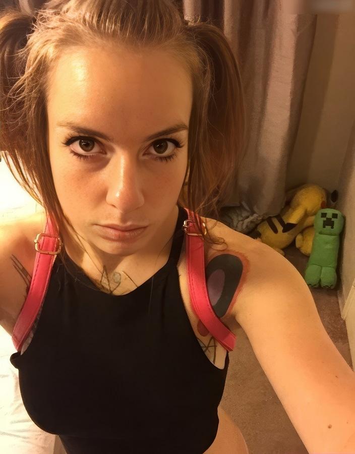 Куколд вылизывает вагину любимой Amber Blank после её измены