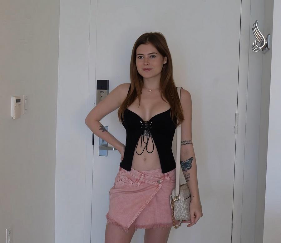 Супружеская пара тестирует молодую нянечку в постели