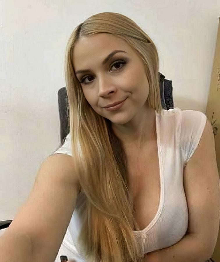 Любительское видео двойного проникновения Sarah Vandella