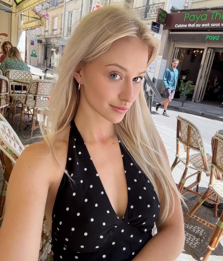 Польская модель занимается сексом с богатым фанатом Польская модель занимается сексом с богатым фанатом