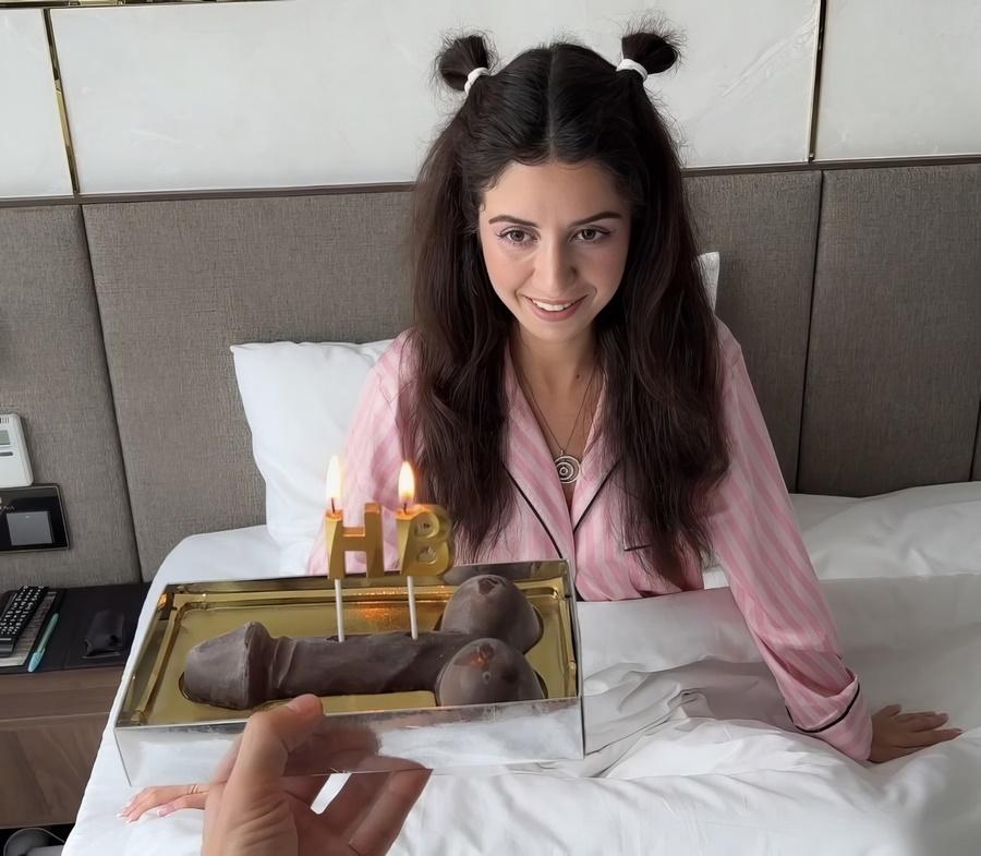 Katty West мечатет чтобы её трахнули