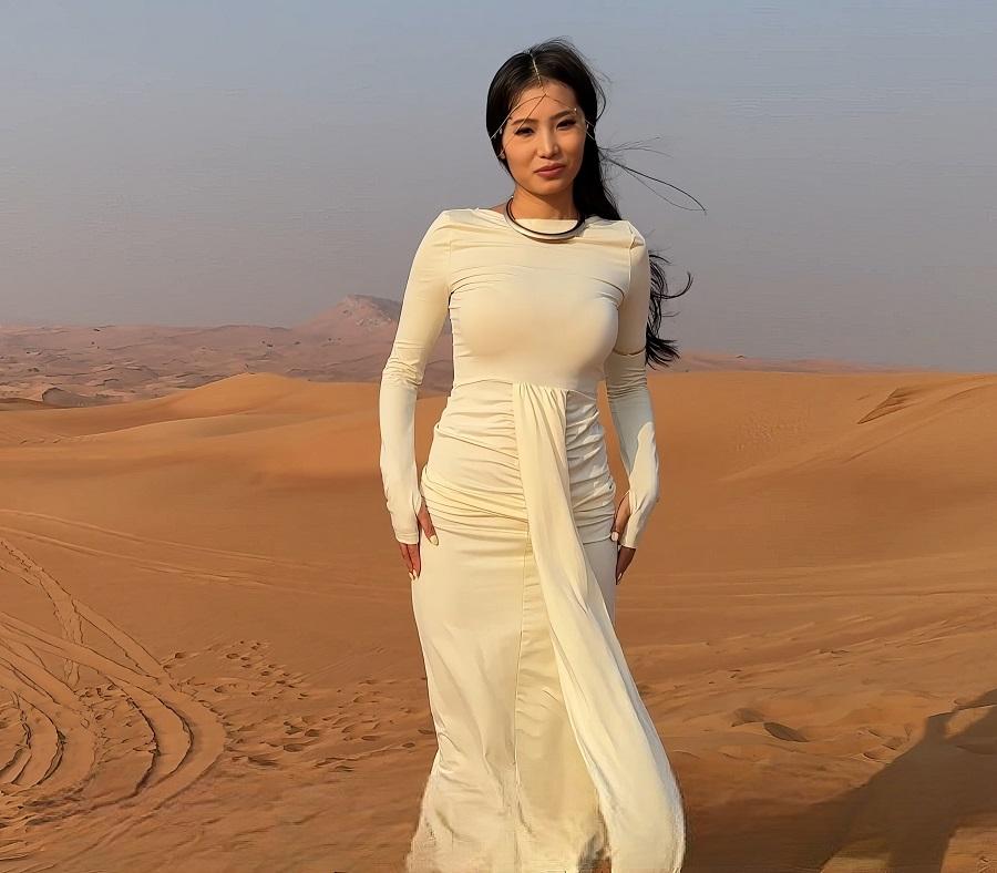 Секс с чарующей азиаткой Lonely Meow после поездки в пустыню