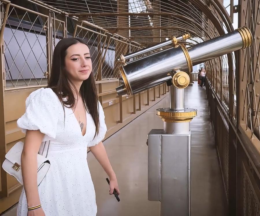 Прекрасная француженка занялась сексом с экскурсоводом