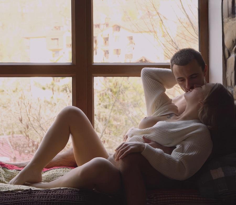 Уютный секс согревает нас этим ранним зимним утром