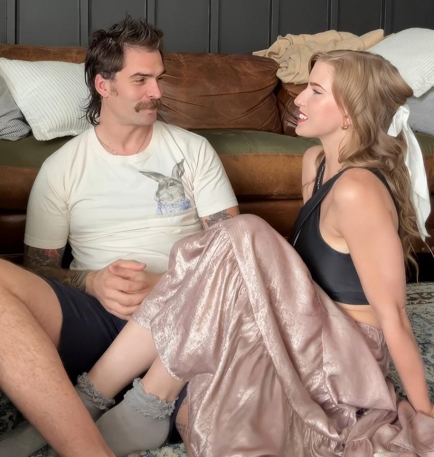 Octavia Red трахается с фанатом любительское видео