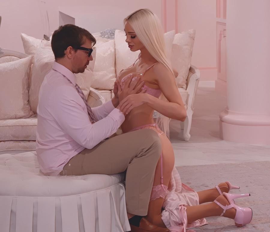 Гламурная блондинка дарит первый секс робкому девственнику