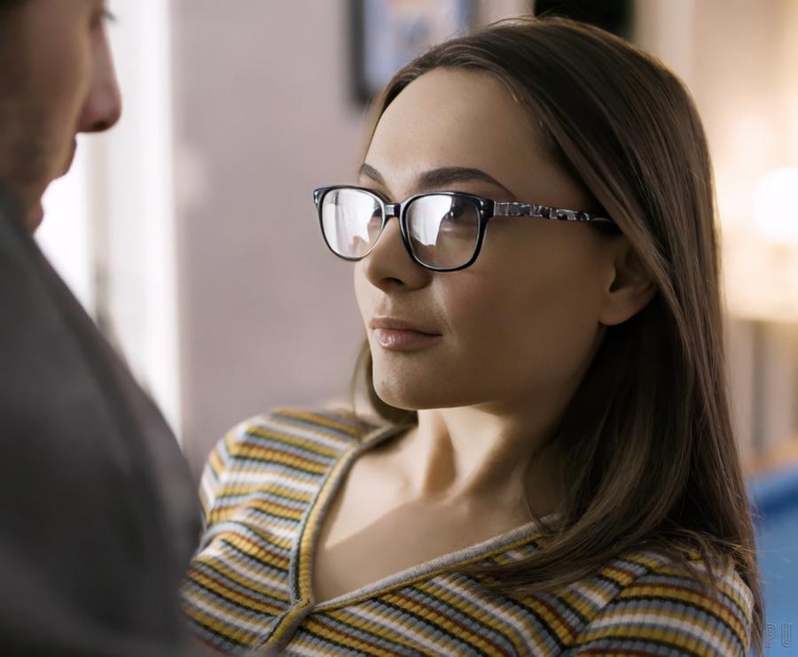 Примерная студентка познав что такое секс теперь не может остановиться