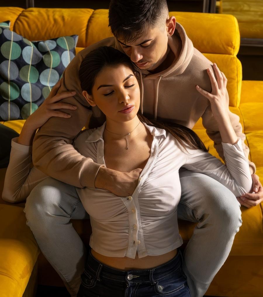 Объятие друзей переросло в секс