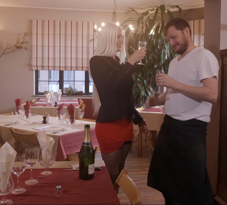 Секс в честь открытия ресторана