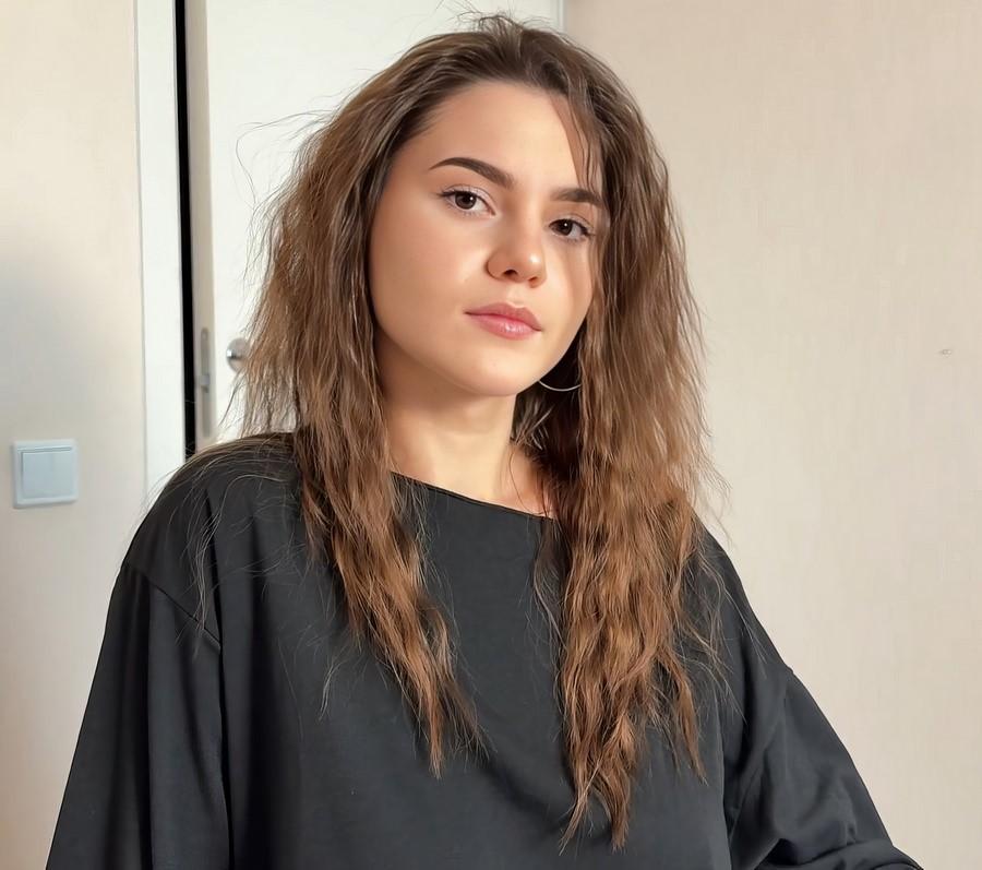 Парень девственник просит шлюшную подругу заняться с ней сексом и лишить его девственности Парень девственник просит шлюшную подругу заняться с ней сексом и лишить его девственности