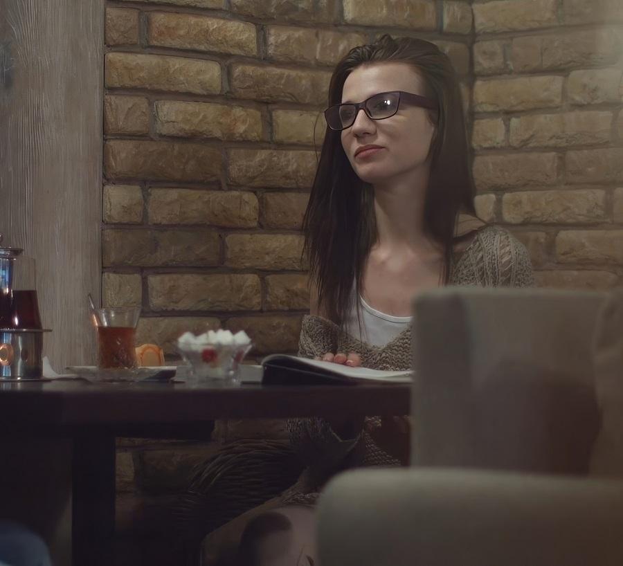 Застенчивая русская красотка занимается сексом со страстью