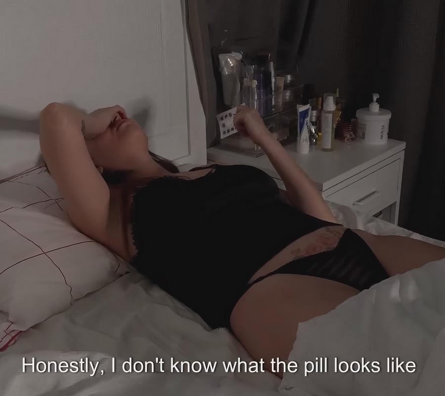 Мачеха случайно приняла Виагру и сильно возбудившись занялась сексом с пасынком