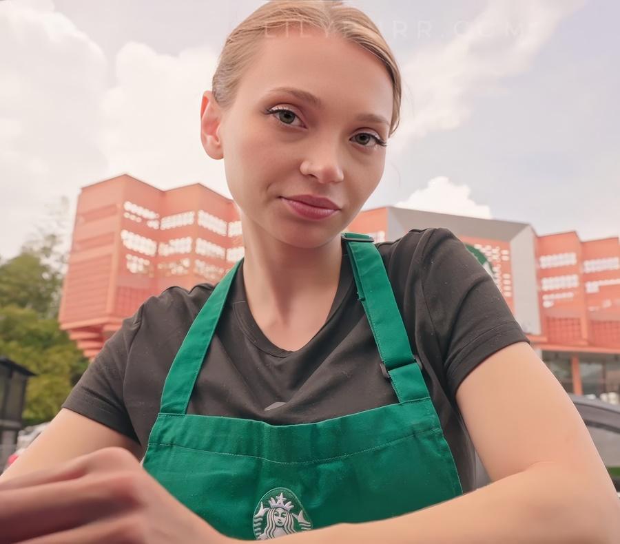 Секс с молодой баристой из Starbucks