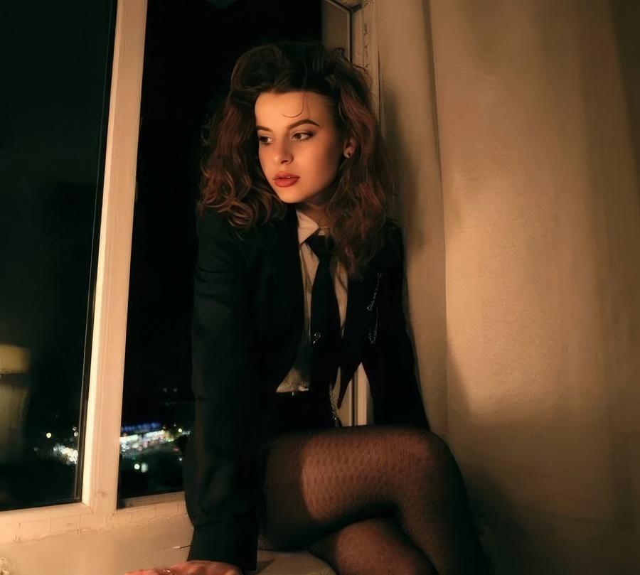 Страстный секс под одеялом с Janete Sharon