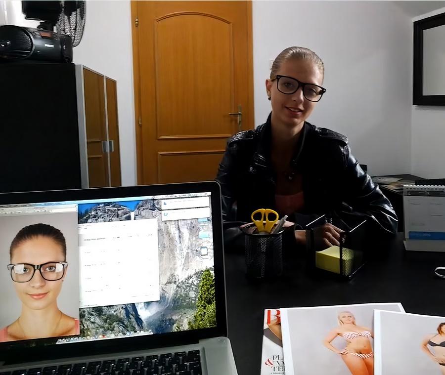 Молодая девушка Lucie мечтает быть моделью
