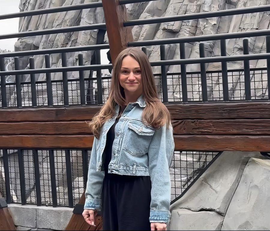Познакомился с милой немкой в парке провел её домой и потом трахнул Познакомился с милой немкой в парке провел её домой и потом трахнул